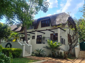 60 on Monica, 6 Bedroom Lesedi Lodge, Hartbeespoort
